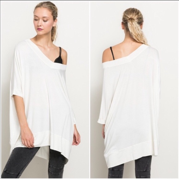 ⚡️White Oversized Tee - Picture 2 of 3